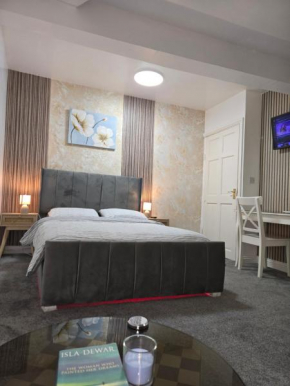 CHUB Luxury Ensuite